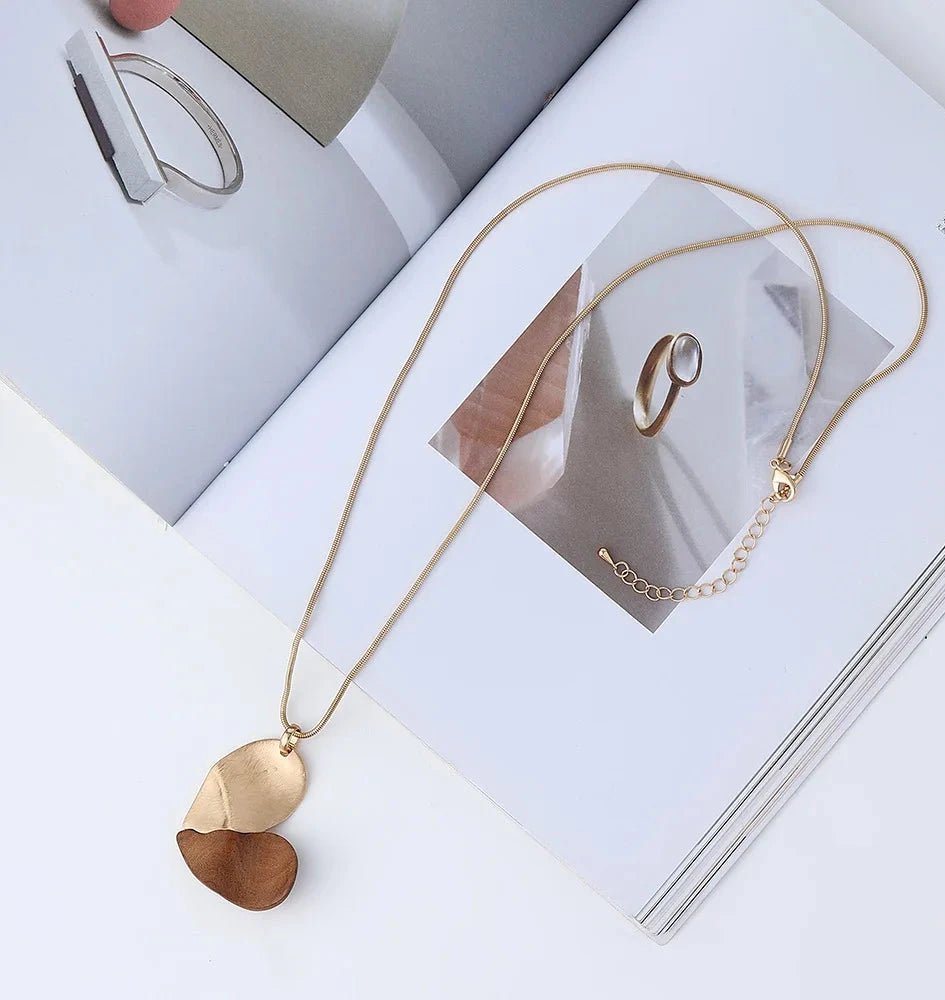 قلادة Ashely's Vintage Boho Long Goth (فضية/ذهبية)