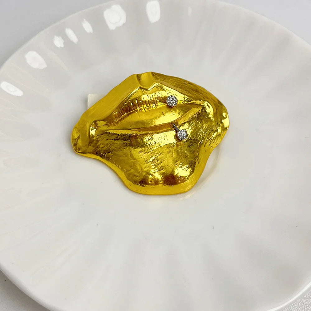 Shila's Lips Shape, Trendy, Stylish, Boho, Vintage, Unisex, Golden Pin Brooch