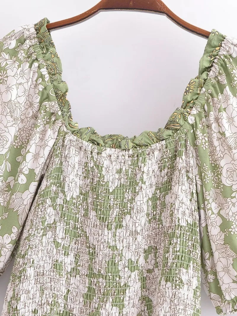 Malikas Boho-Kleid mit elastischer Brust