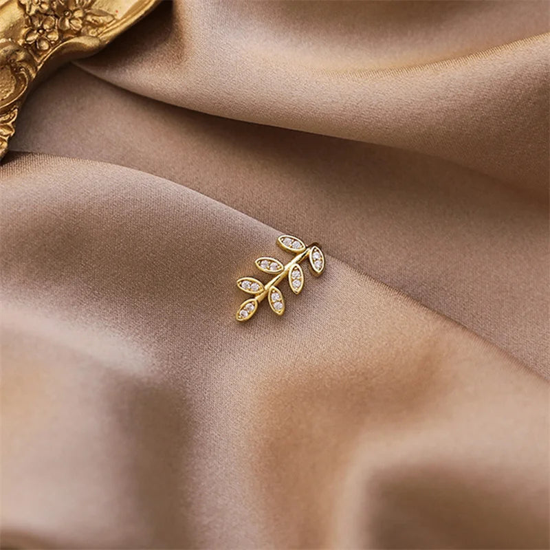 Gift's non-piercing, Golden, Stylish, Trendy, Ear-cuff, Earrings