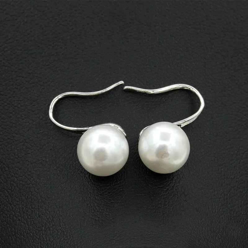 Bianca's Pearl Earrings