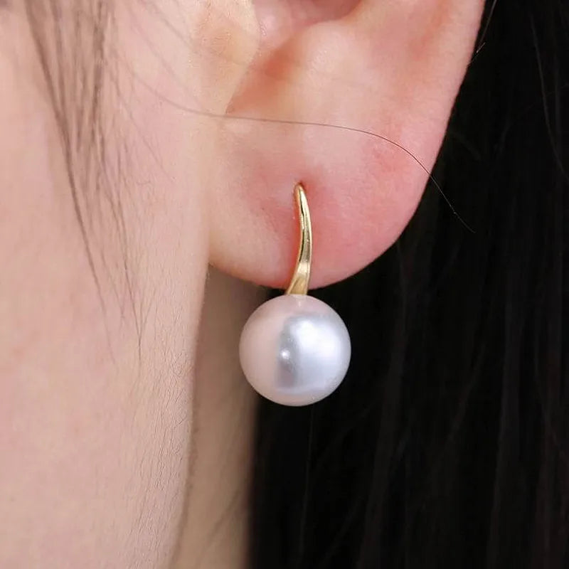 Bianca's Pearl Earrings