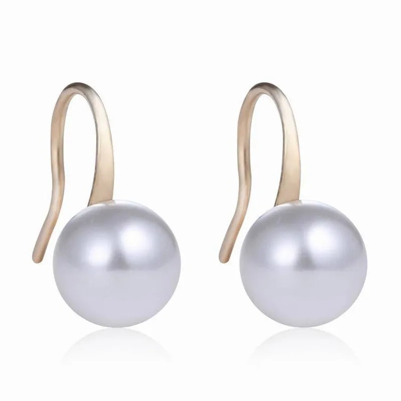 Bianca's Pearl Earrings