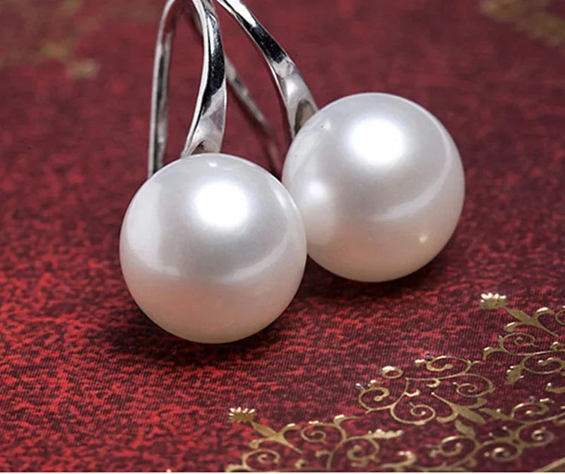 Bianca's Pearl Earrings