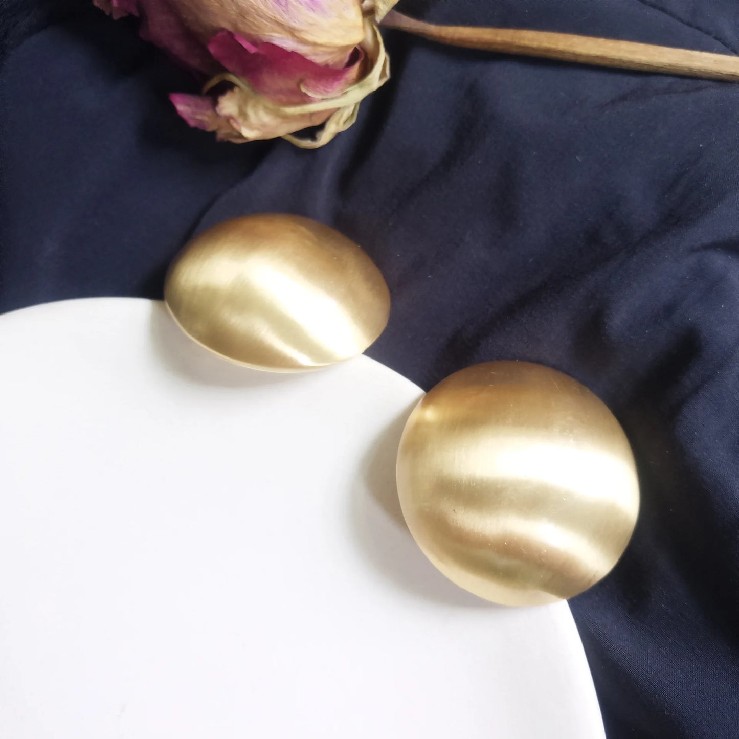 Rose's Big Round Gold Stud Earring - Gold