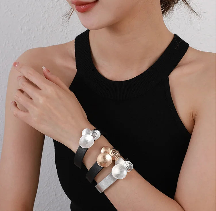 Eveline's Trendy, Stylish, Retro, Black Leather, Alloy, Magnet Lock, Bangles Bracelets