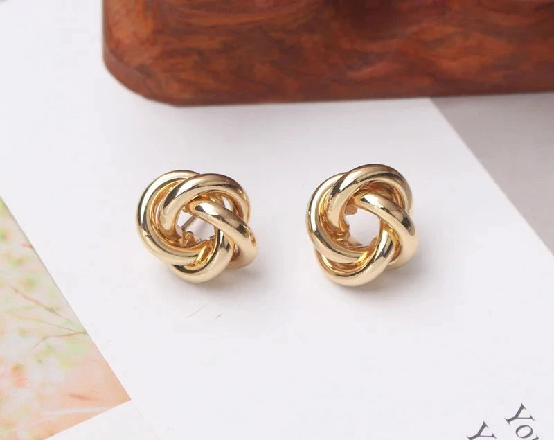 Sally's Round Earrings