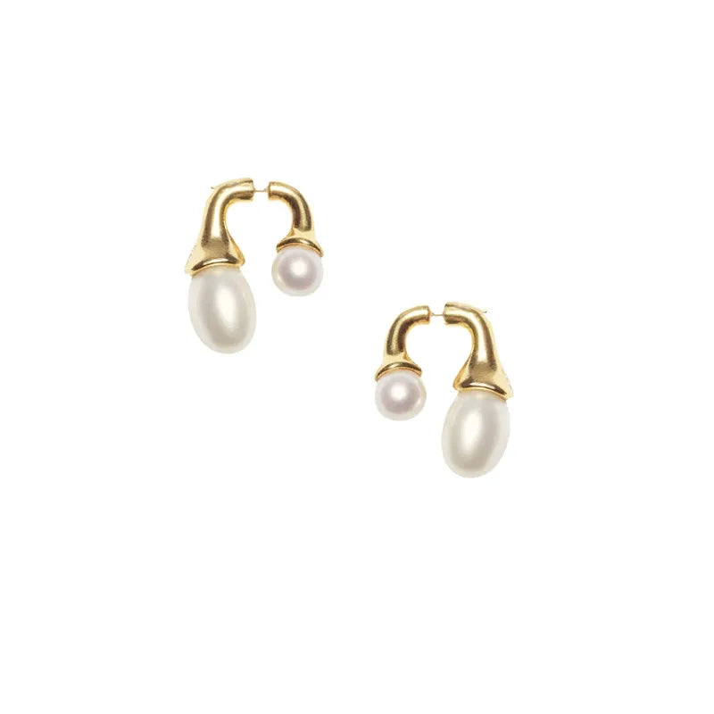 Julia's Pearly Earrings