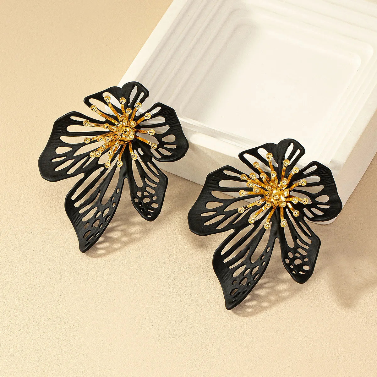 Zara's Exaggerated Flower Design Stud Earrings - Golden, Black, White