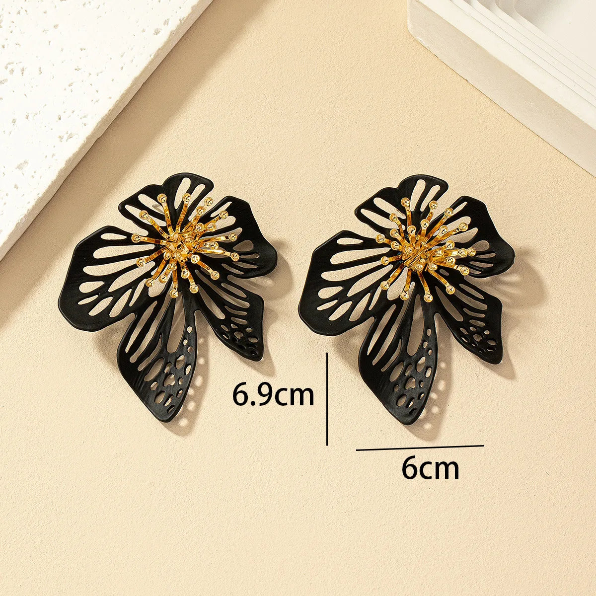 Zara's Exaggerated Flower Design Stud Earrings - Golden, Black, White