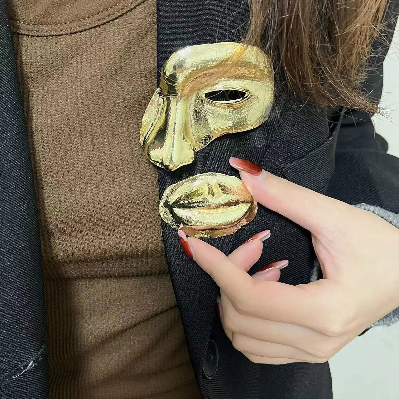 Mimi's Goth, Unisex, Trendy, Stylish, Punk, Vintage, Face, Lips Shape, Golden Brooch