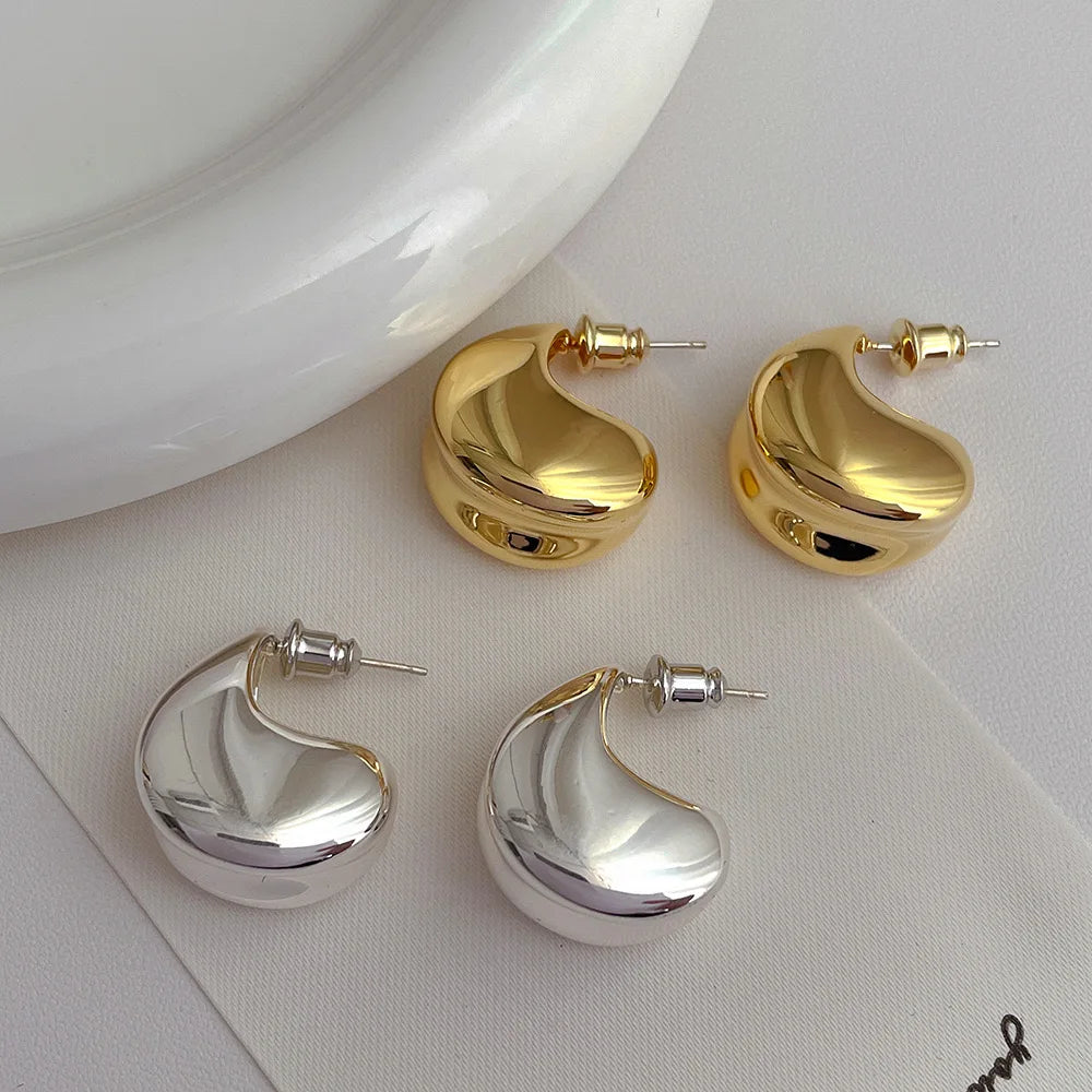 Lara's 925 Sterling Silver, Vintage, Golden, Round, Trendy, Solid, Stylish, Stud Earrings