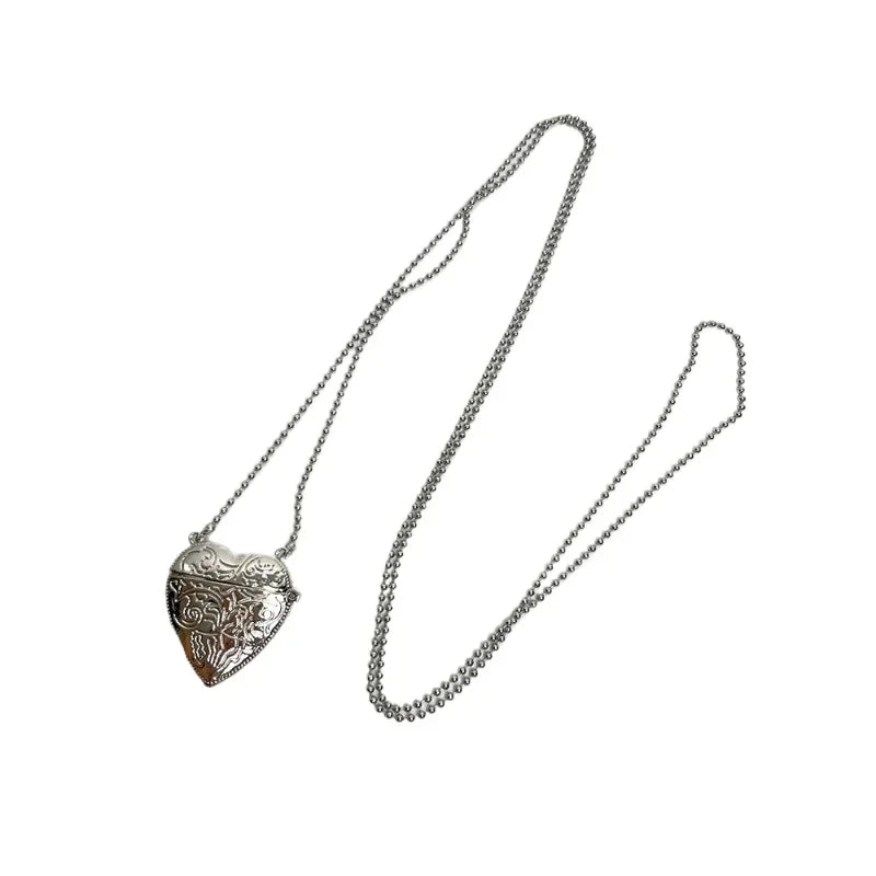 Julia's Modern, Temperament Alloy Metal, Heart Shaped, Golden/Silver, Long Pendant Necklace