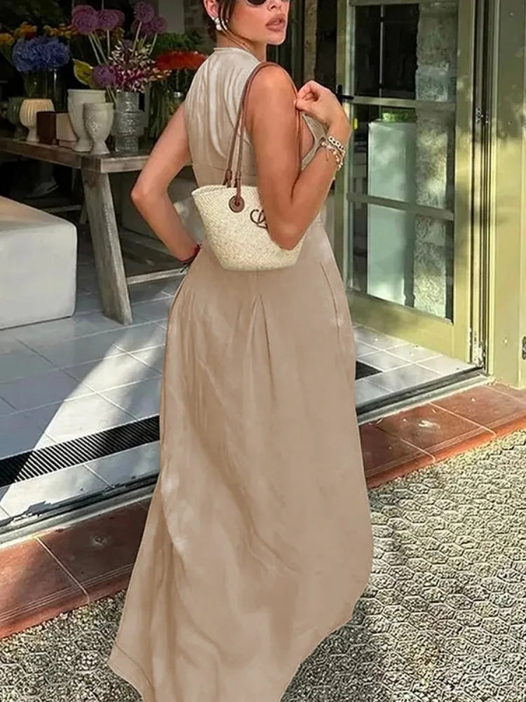 Alicia's Stylish Maxi Sleeveless Dress with Zipper